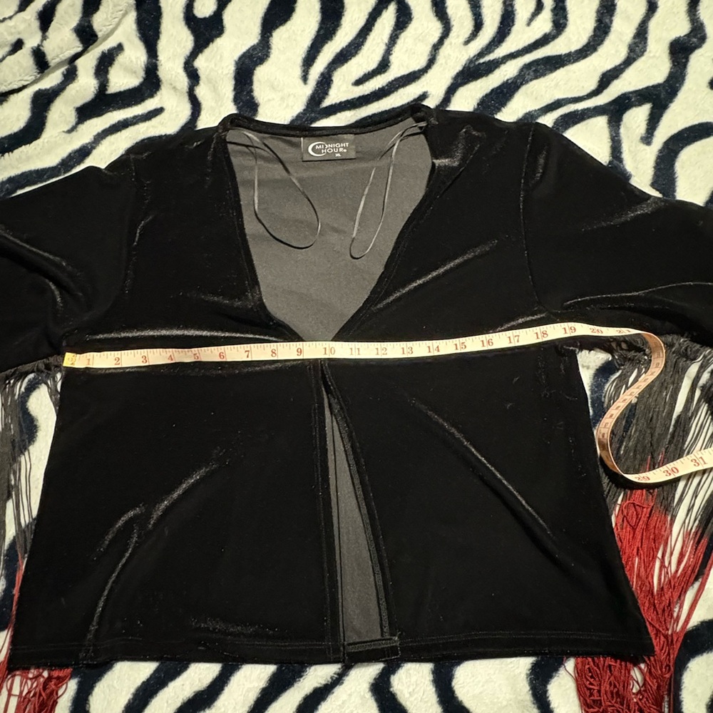 Bleeding Velvet Black and Red Velvet Fringe Kimono - Picture 7 of 11